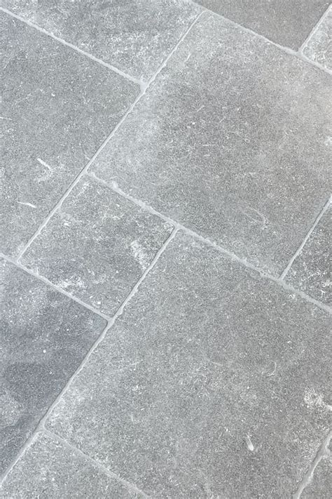 Dallage Argos Gris En Finition Vieilli Tile Floor Flooring Tiles