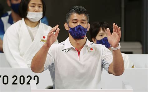 「バスローブに黒帯締めて」柔道金メダリスト・東京五輪代表監督の井上康生 30代人妻と“ホテル密会”写真 週刊文春 電子版