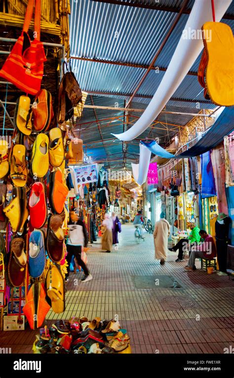 Taroudant souk hi-res stock photography and images - Alamy