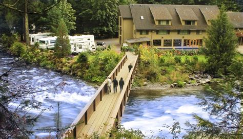 Belknap Hot Springs - Hoodoo Ski Area