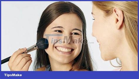 Makeup Tips To Keep Youthful Look