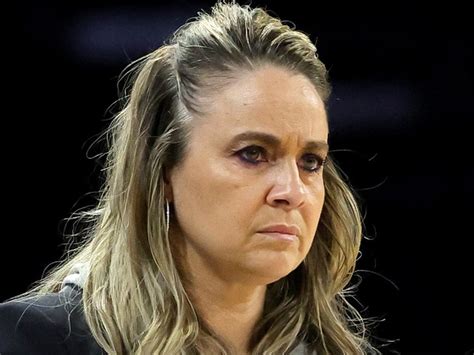 Wnba Suspends Becky Hammon Games For Comments About Player S Pregnancy