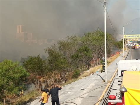 R O Santa Catarina Nuevo Le N Se Incendia Equipos De Emergencia Se