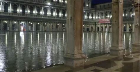 Epifania A Venezia Marea Sale Fino A 100 Centimetri Mose Fermo Acqua