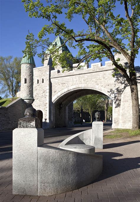 La Porte Saint Louis Des Fortifications De Québec Parcs Canada Lieu