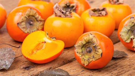 Persimmons A Chef S Guide To Cooking With Fuyu And Hachiya