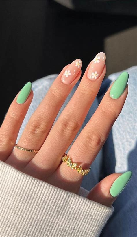 Bloom Into Summer With Gorgeous Floral Nail Designs White Flower Mint