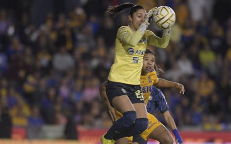 Itzel González tuvo que jugar con camiseta de futbolista Mediotiempo