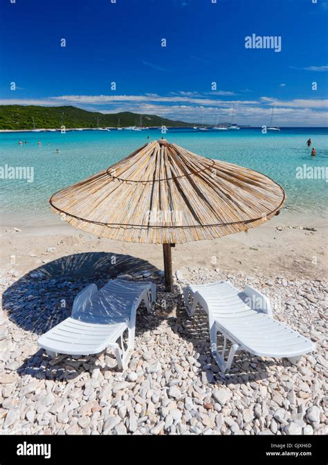 Straw Beach Umbrella High Resolution Stock Photography And Images Alamy