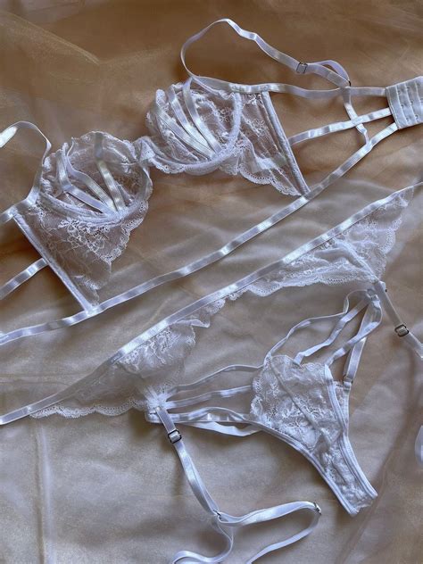 RENATA BLANCO CON LIGUERO MUA LINGERIE