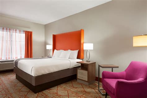 La Quinta Inn & Suites by Wyndham Lackawanna | Lackawanna, NY Hotels