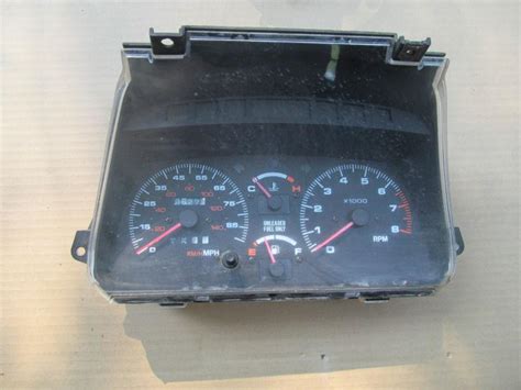 Find 1990 GEO TRACKER SIDEKICK SPEEDOMETER In Saginaw Michigan US