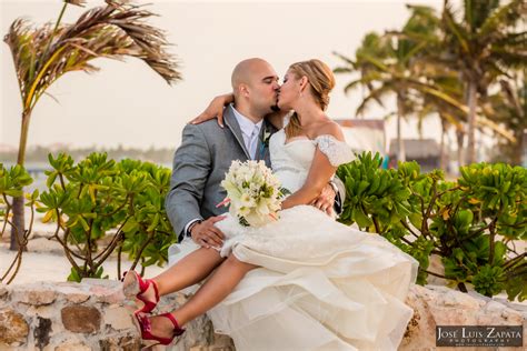 Coco Beach Belize Luxury Palapa Wedding Belize Wedding