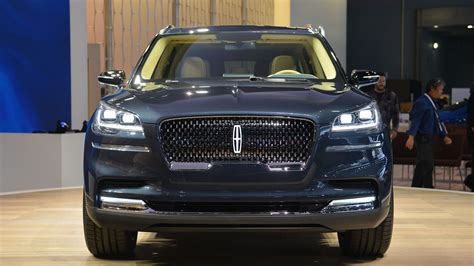 Lincoln Aviator returns as elegant three-row SUV with plug-in tech