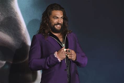 JASON MOMOA TO HOST SHARK WEEK PREMIERING THIS SUNDAY JULY 23 Z93