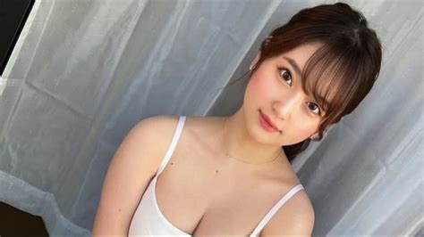 Foto Debut Film Porno Kaname Momojiri Ngaku Sempat Nangis Saat Telanjang