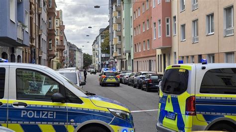 Macheten Attacke vor Kiosk in Düsseldorf Mann 36 schwer verletzt