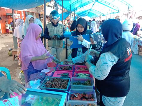 Bpom Mamuju Uji Sampel Makanan Di Pasar Ramadan Pekkabata Radar Sulbar