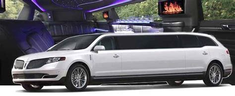 Stretch Limousine 10 Passengers Traditional White Stretch Limo