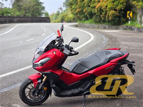 Yamaha MT Best Naked Bike Of The Year Below Cc BikesRepublic