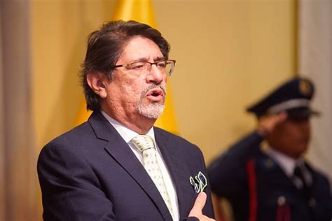 Carlos Canales Vecinos Aprueban Desempeño Del Alcalde De Miraflores