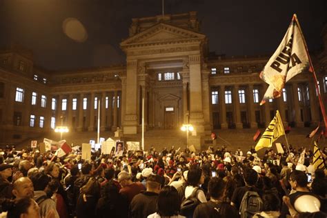 Marcha Por La Democracia As Fue La Movilizaci N Contra El Congreso