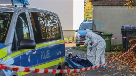 Stadtallendorf Frau Mit Messerstichen Get Tet Ehemann Unter