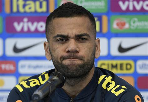 Football Accus De Viol Dani Alves Reste En D Tention Provisoire