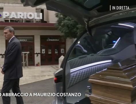 Funerali Maurizio Costanzo Dopo La Messa Bara Al Teatro Parioli