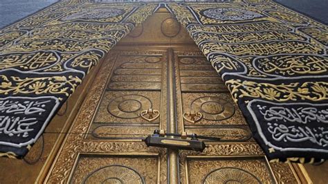 Meet the man who cleans and maintains the Kaaba's Black Stone | Al ...