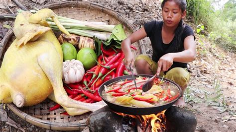 Survival Cooking In The Rainforest Chicken Soup Spicy Chili With Crab