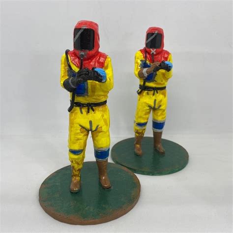 Rust Hazmat Suit Statue Gift for Rust Player - Etsy | Collectible ...