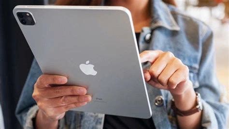 Apple Postpones Release Of Biggest Ever IPad Here S Why