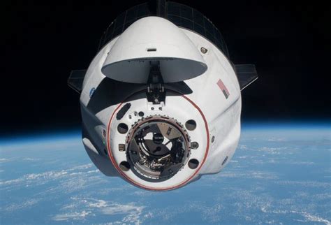 Cápsula De Abstecimiento De La Nasa Y Spacex Inicia Regreso A La Tierra