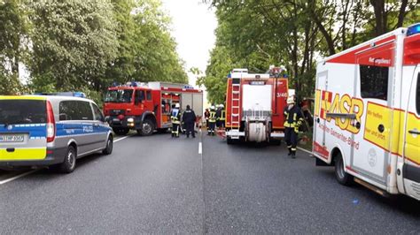 Fotos Neu Eichenberg Fahrer Im F Hrerhaus Eingeklemmt