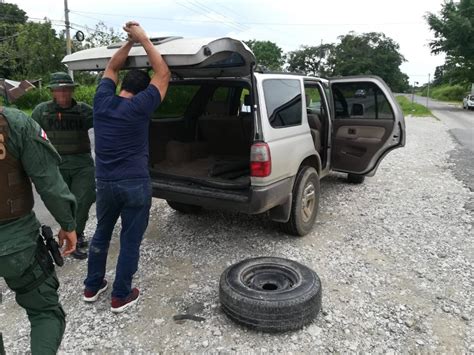 Polic A Detuvo A Chofer Por Exceso De Velocidad Y Hall Carga De Coca