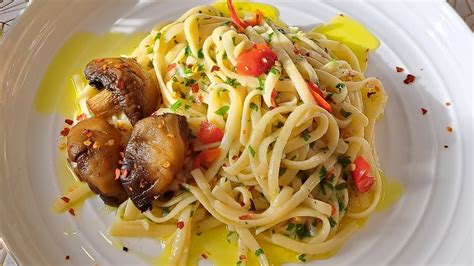 Best Re Eta De Spaghete Cu Peperoncino Usturoi I Ulei Masline Cea