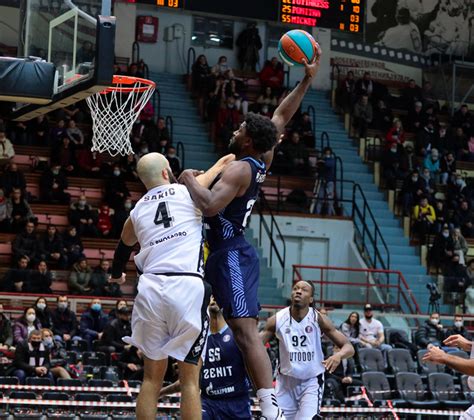 Efes In Rakibi Zenit Farkl Kazand Basket Dergisi Basketbol