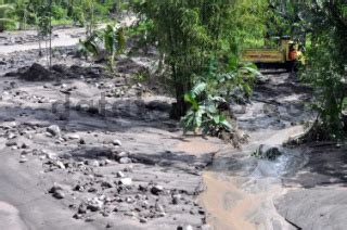 Penambang Pasir Di Kali Boyong Sleman Datatempo