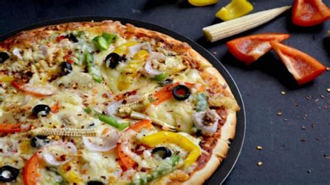 Pizza Recipe इस तरह घर पर ही बनाए रेस्तरां स्टाइल चीजी तवा पिज्जा इस