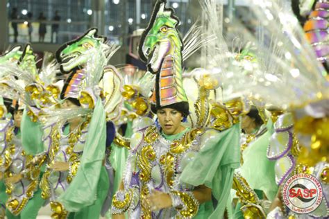 Confira A Galeria De Fotos Do Desfile Do Camisa Verde E Branco SASP