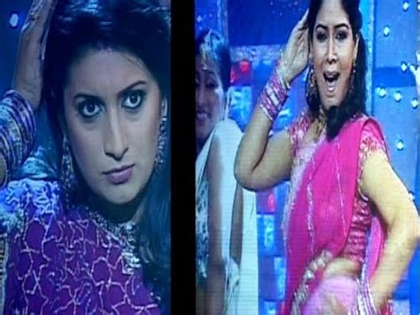 Smriti Irani And Sakshi Tanwar Put Up A Bollywood Inspired Dance