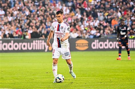 Foot Ol Ol Masterclass Ce Joueur Impressionne Tout Le Monde Lyon