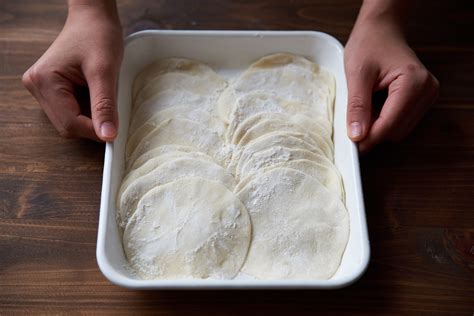 もちもち、餃子の皮ののレシピ・作り方 ふたりごはん榎本美沙料理家による発酵食品や季節料理野菜、手仕事のレシピサイト。体に優しい料理。