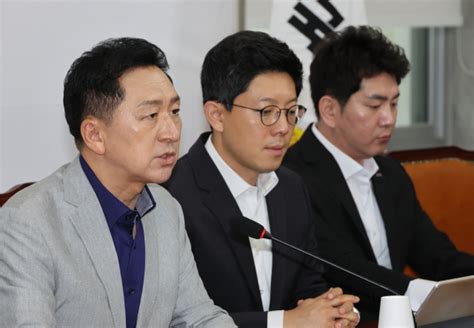 與 이상민 탄핵 기각에 역공민주당 지도부가 탄핵 대상 서울경제