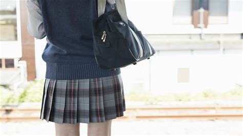 女子高生の｢スカート｣に映る不変のこだわり たかが制服の着こなし､されど着こなし ファッション・トレンド 東洋経済オンライン