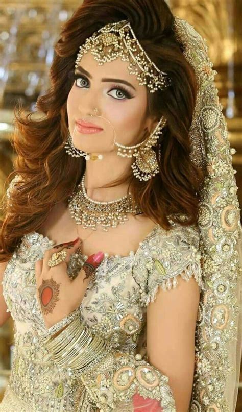 Pin By Dress On Bridal Wear Pakistani Bridal Hairstyles Pakistani