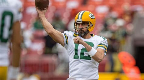 The best quarterbacks by accuracy category: Aaron Rodgers, Dak Prescott ...