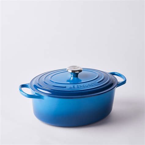 Le Creuset Signature Enameled Cast Iron Oval Dutch Oven Quart