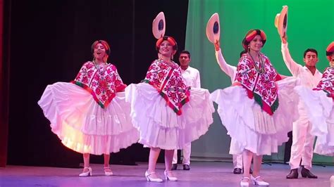 Huapango Potosino Compañia De Danza Folklórica De Gobierno Del Estado